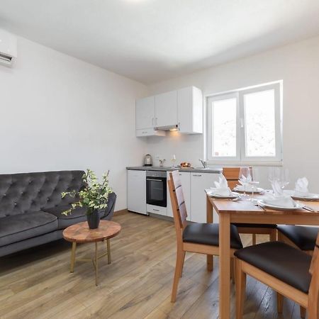 Maloa Two Bedroom Apartment Smokvica  ภายนอก รูปภาพ