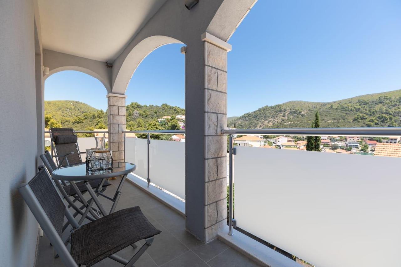 Maloa Two Bedroom Apartment Smokvica  ภายนอก รูปภาพ