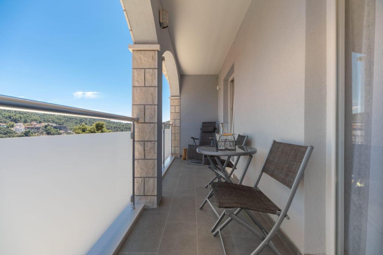 Maloa Two Bedroom Apartment Smokvica  ภายนอก รูปภาพ
